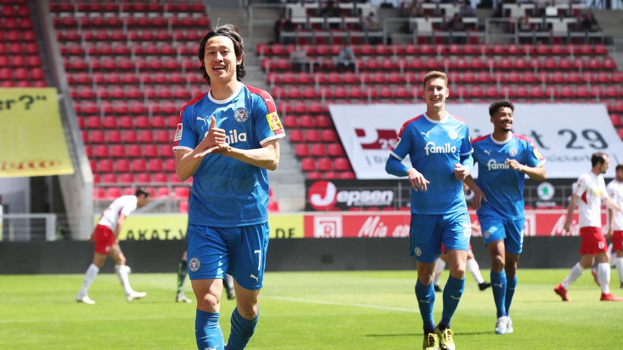 In Regensburg gelang Kiels Jae-Sung Lee in der 3. In Regensburg gelang Kiels Jae-Sung Lee in der 3.