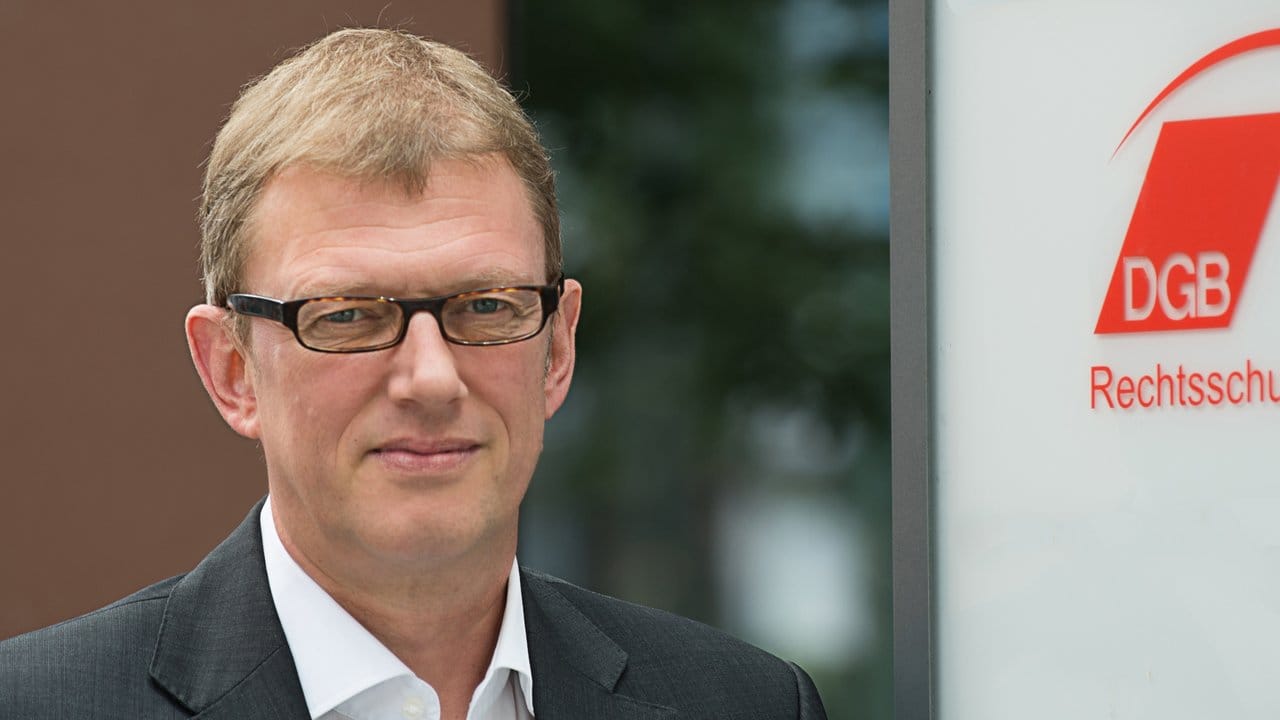 Tjark Menssen ist Leiter der Abteilung Recht beim Rechtsschutz des Deutschen Gewerkschaftsbunds (DGB).