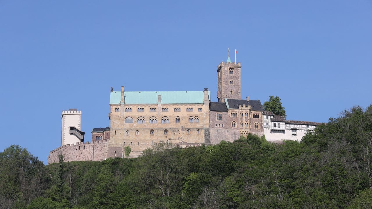 Weltberühmt: die Wartburg oberhalb der Stadt Eisenach.
