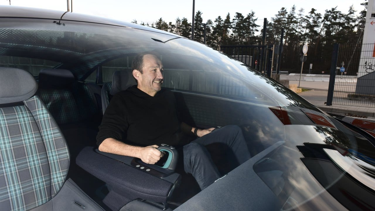 Im Hyundai Prophecy sitzen die Insassen unter einer futuristischen Glaskuppel.