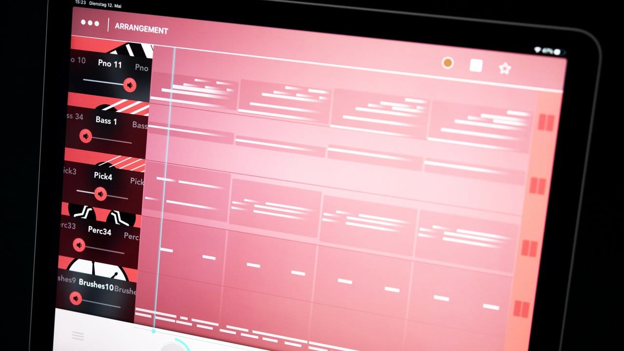 Spielerisch mit der Kadenz-Harmonik beschäftigen können sich Lernwillige mit der kostenlosen iPad-App "Tin Pan Rythm". Spielerisch mit der Kadenz-Harmonik beschäftigen können sich Lernwillige mit der kostenlosen iPad-App "Tin Pan Rythm".
