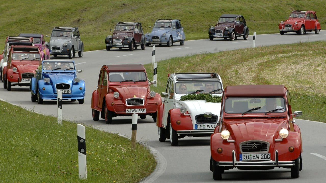 Entenparade: Citroën setzte beim 2 CV („Ente“) auf einen Zweizylinder-Boxermotor.