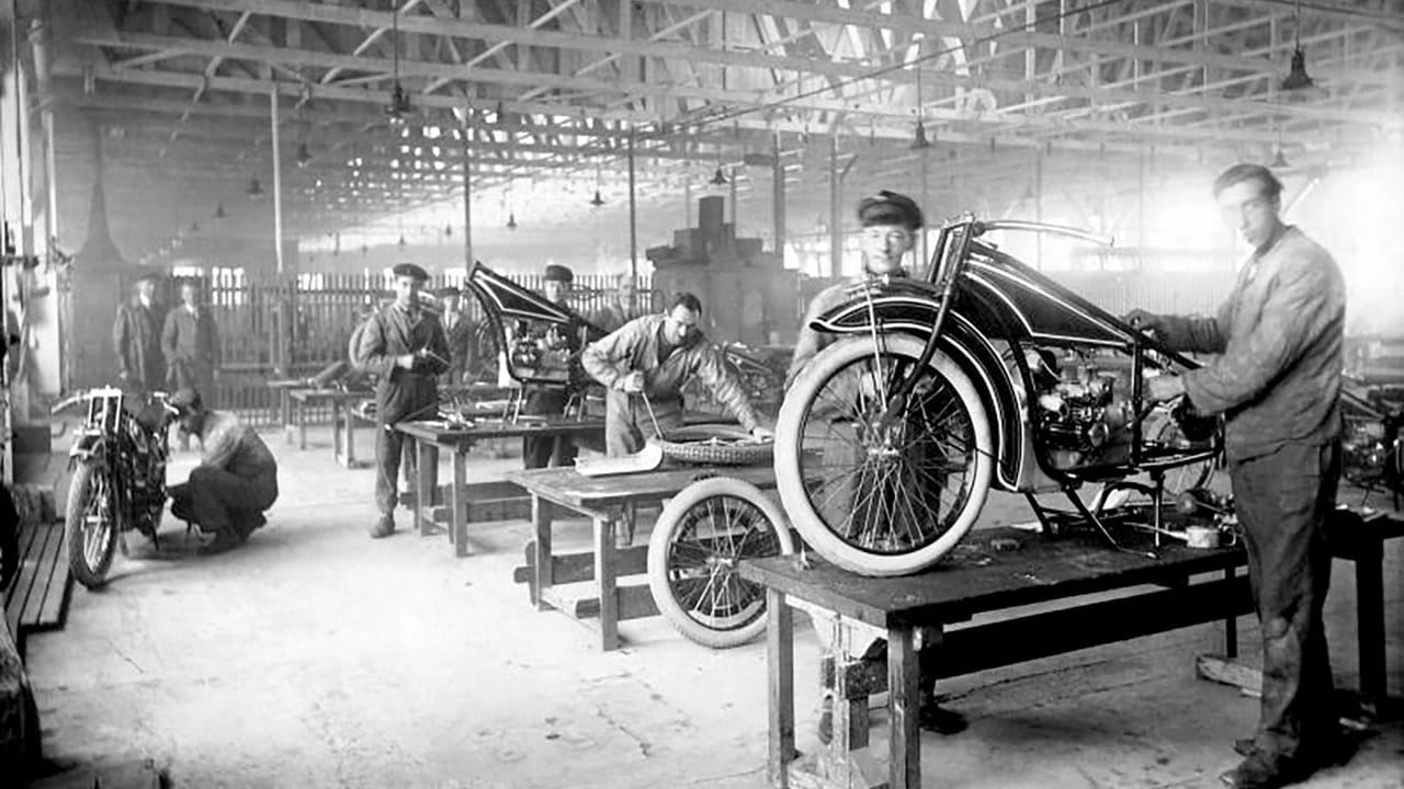 Fast 100 Jahre BMW-Boxer: 1923 konzipierten die Bayern mit der R 32 ihr erstes eigenes Motorrad.