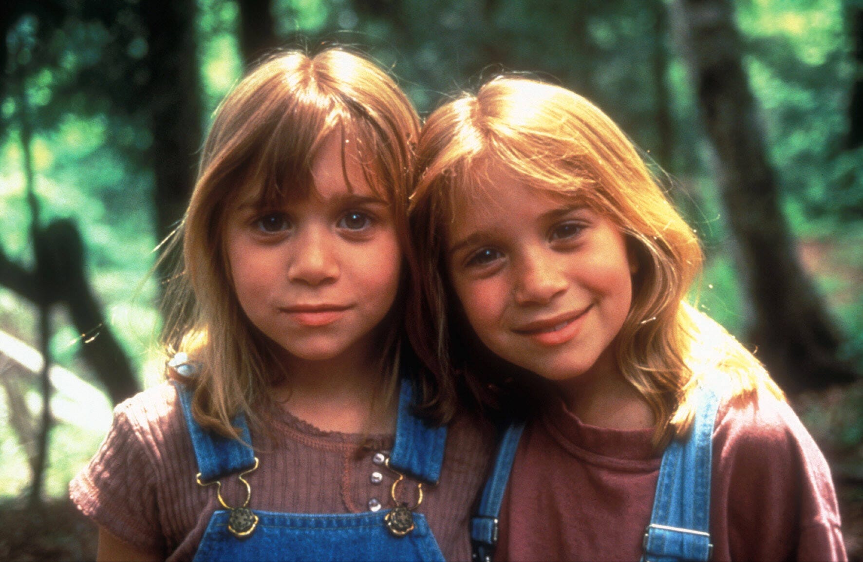 In dem Kinderfilm "Eins und Eins macht Vier" waren sie 1995 zu sehen – der Film beruht sehr frei auf dem Roman "Das doppelte Lottchen".