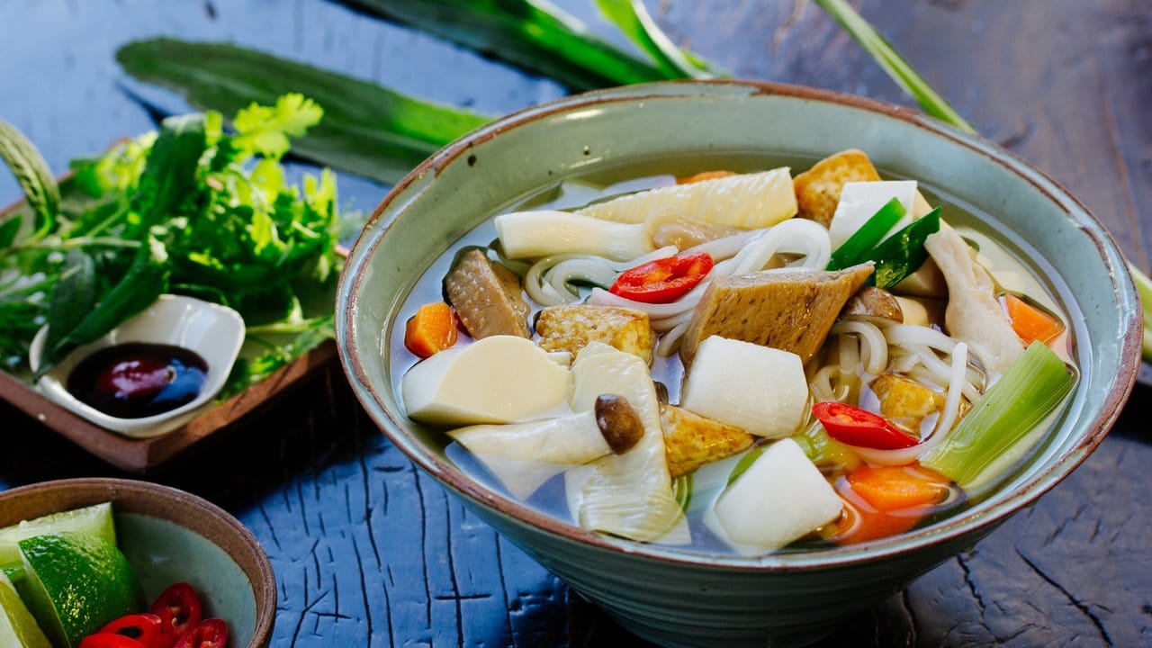 Auch Vegetarier kommen auf ihre Kosten: Die Pho Chay enthält Tofu statt Fleisch.