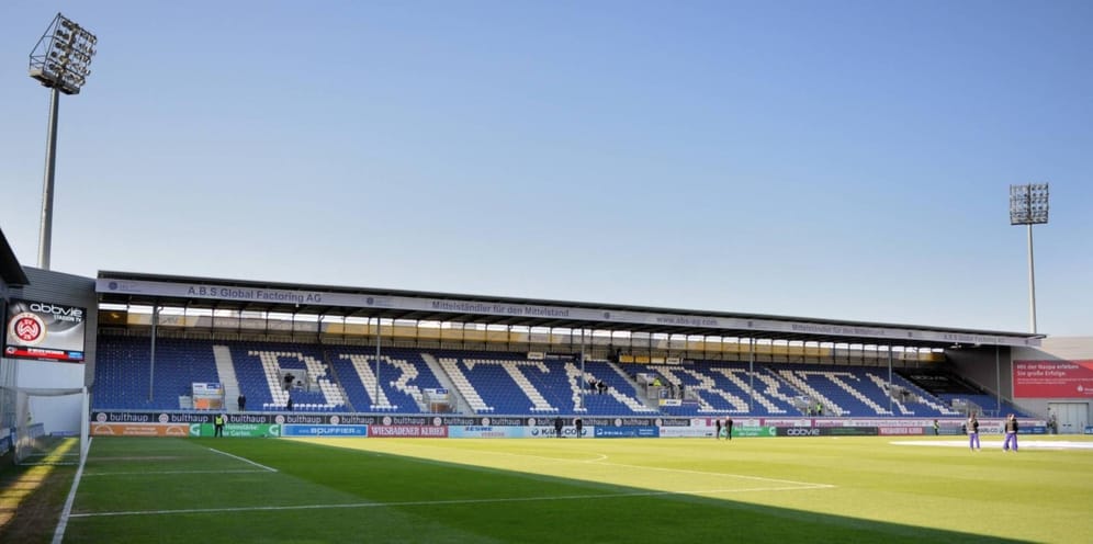 Das unbeliebteste Stadion Deutschlands steht derweil in Hessen: Die Brita-Arena, die Heimstätte von Drittligist SV Wehen-Wiesbaden, kommt auf einen Schnitt von gerade einmal 3,8.