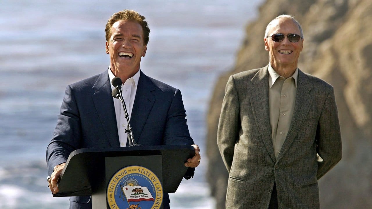 Sie sind Buddies: Clint Eastwood und Arnold Schwarzenegger.