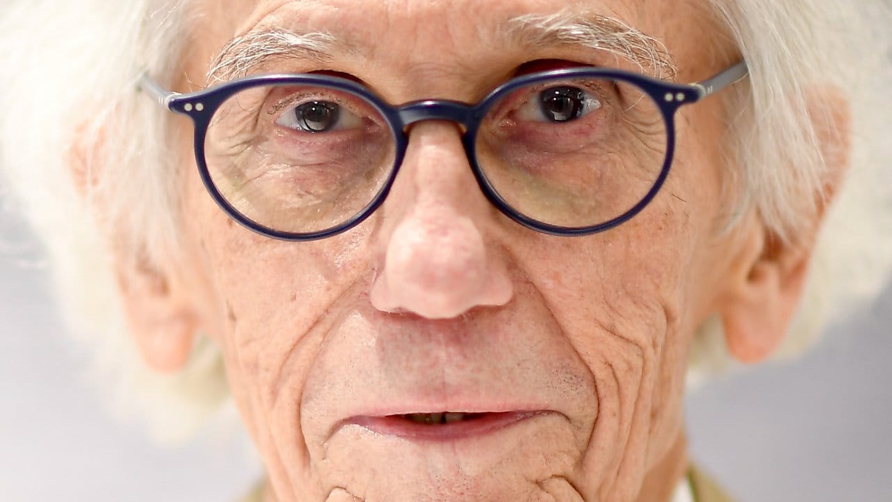 Bis zuletzt hat Christo an der Verhüllung des Parisers Arc de Triomphe gearbeitet. Bis zuletzt hat Christo an der Verhüllung des Parisers Arc de Triomphe gearbeitet.