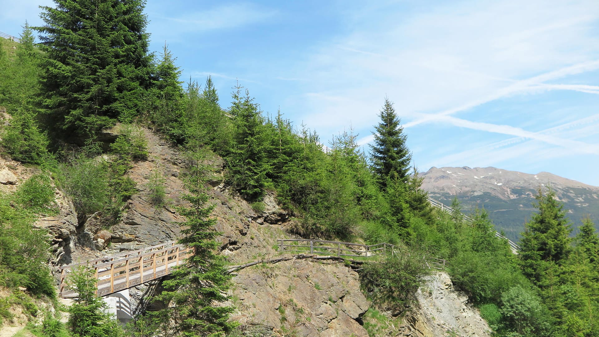 Nicht nur etwas für fortgeschrittene Wanderer: Auf dem Sagenweg können Urlauber die Natur des Sarntals genießen.