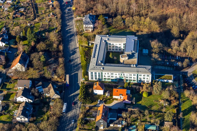 Die FernUniversität Hagen: Sie ist deutschlandweit bekannt und wurde 1974 als einzige staatliche Fernuniversität gegründet.