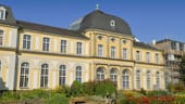 Poppelsdorfer Schloss in Bonn: Ringsherum liegt der beliebte Botanische Garten.