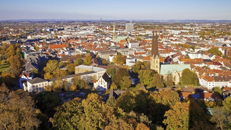 Stadtansicht von der Sparrenburg: Von dort lassen sich die unterschiedlichen architektonischen Stile in der Stadt gut beobachten.