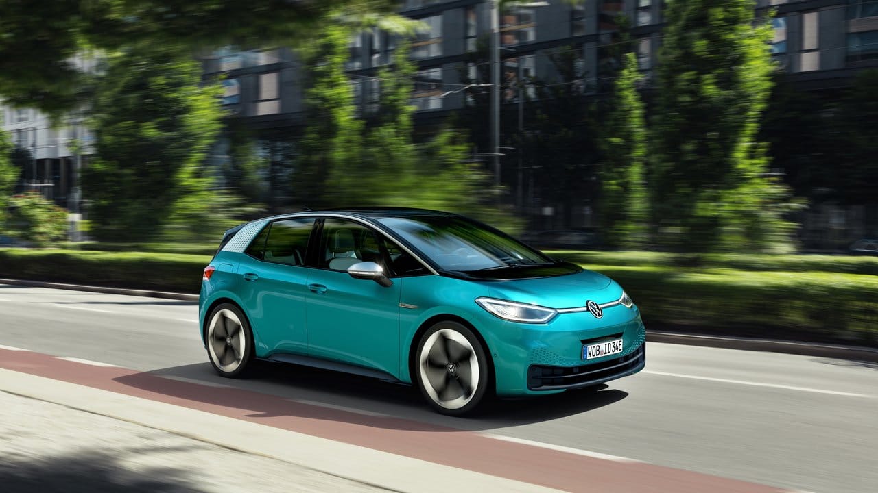 E-Auto im Golf-Format: VW startet mit dem ID. E-Auto im Golf-Format: VW startet mit dem ID.