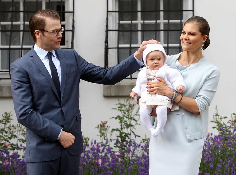 14. Juli 2012: Daniel und Victoria mit ihrer Tochter Estelle bei den Feierlichkeiten zum 35. Geburtstag der Kronprinzessin auf Schloss Solliden.