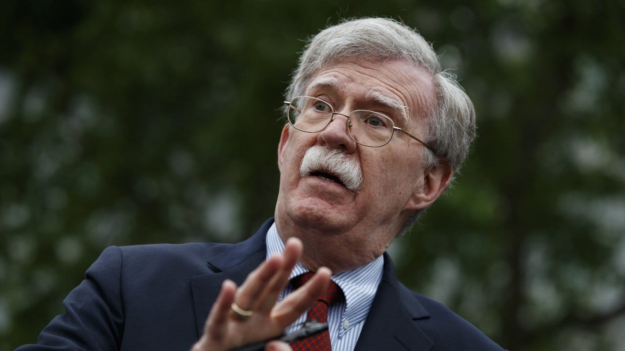 John Bolton, US-Sicherheitsberater, während einer Pressekonferenz vor dem Weißen Haus. John Bolton, US-Sicherheitsberater, während einer Pressekonferenz vor dem Weißen Haus.