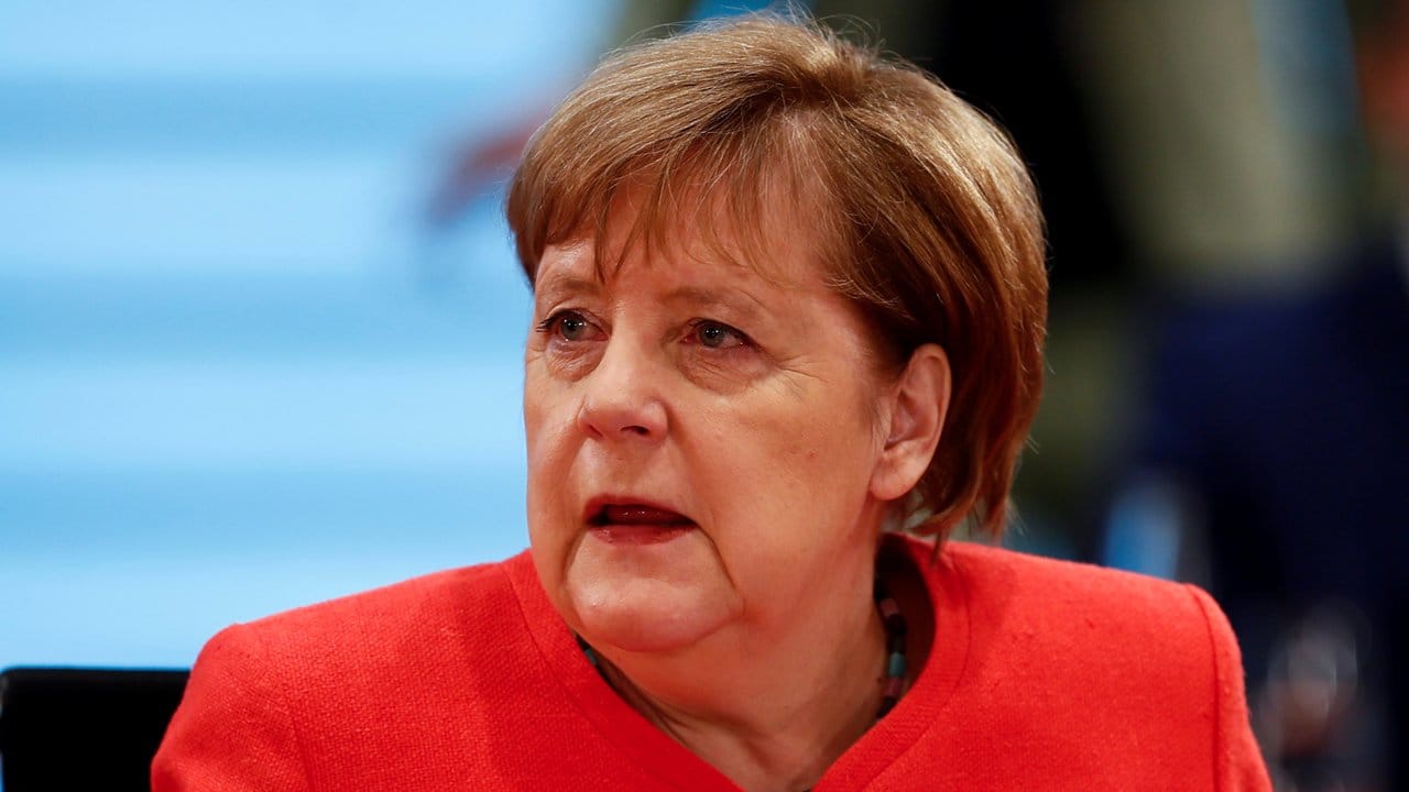 Bundeskanzlerin Angela Merkel: "Nehmen Sie es ernst, denn es ist ernst.