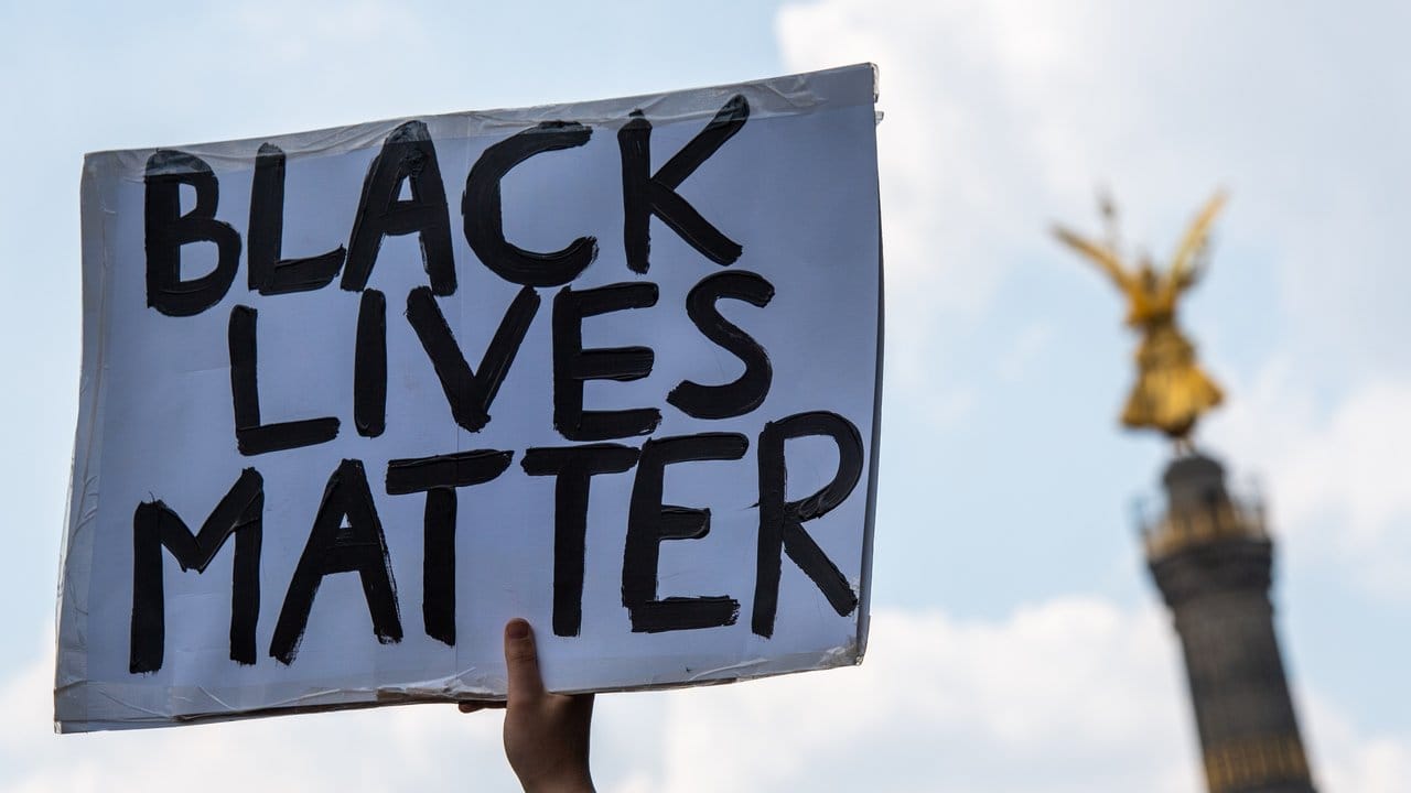 "Black Lives Matter"- Demonstration an der Siegessäule in Berlin.