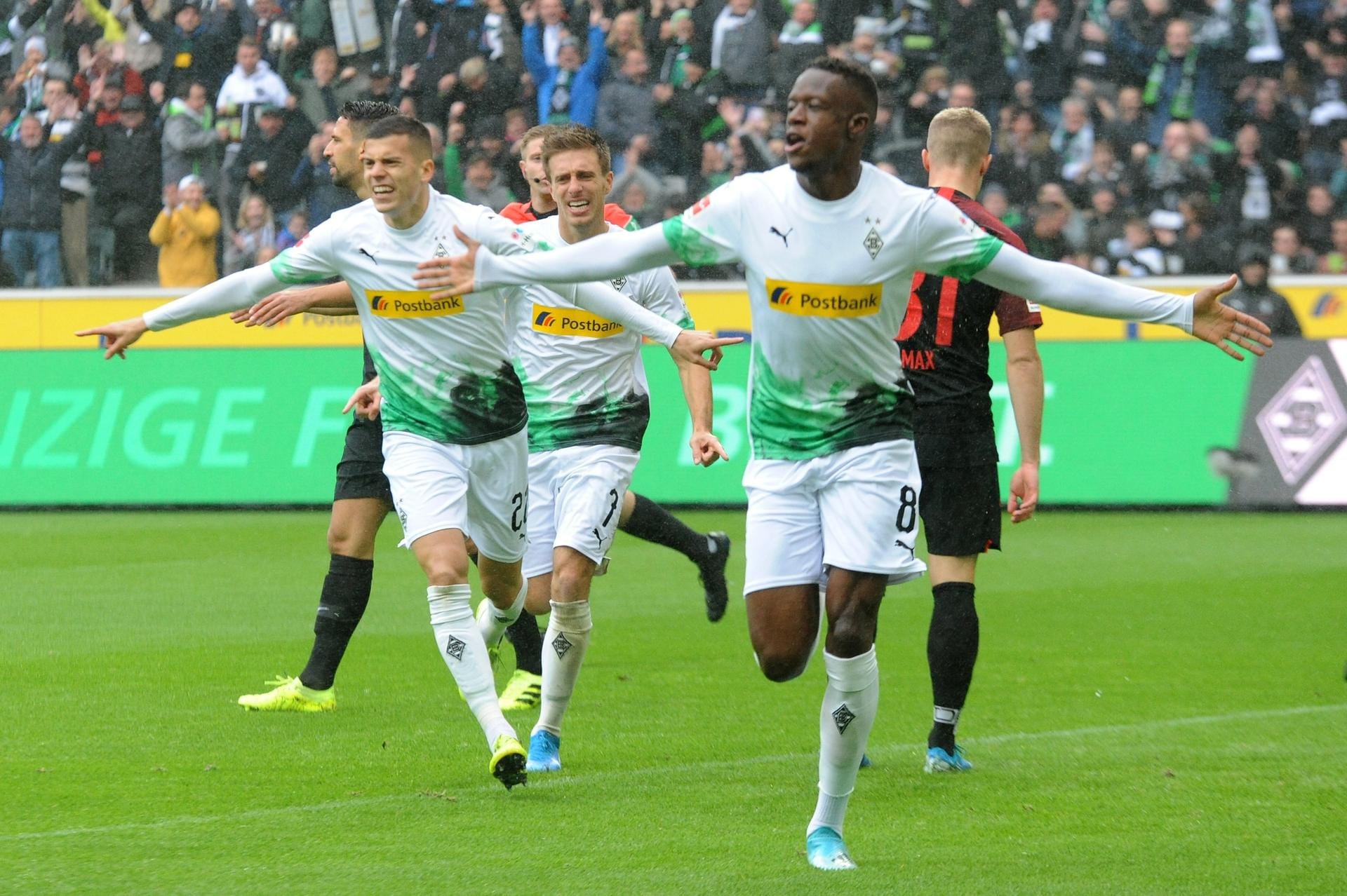 Treffer zur Mittagszeit: Gladbachs Denis Zakaria hat am 7. Spieltag gegen Augsburg das früheste Tor der Bundesligahistorie erzielt. Als er den Ball über die Linie bugsierte, war es exakt 13.32 Uhr.