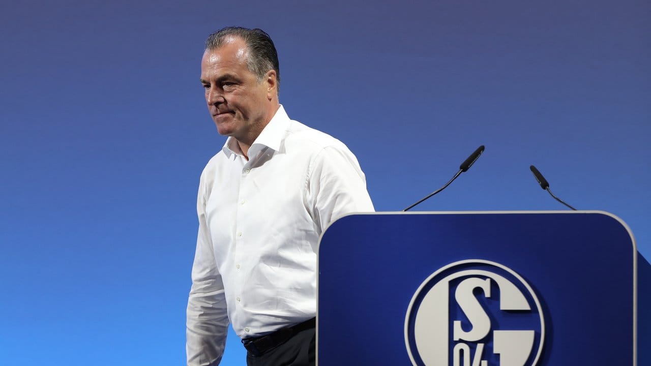 Clemens Tönnies, hier im Juni vergangenen Jahres, tritt als Aufsichtsratsvorsitzender bei Schalke 04 zurück.
