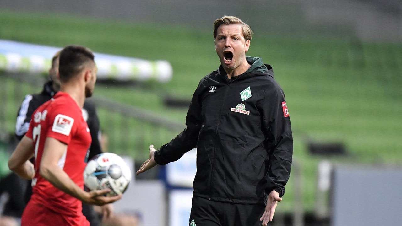 Werder-Coach Florian Kohfeldt peitscht seine Spieler nach vorn.