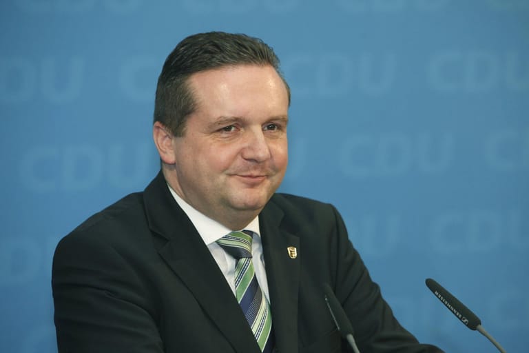 Im Frühling 2011 verlor Stefan Mappus die Landtagswahl und danach das Amt des Ministerpräsidenten von Baden-Württemberg. Noch im selben Jahr übernahm der CDU-Politiker beim Pharmakonzern Merck eine Stelle.