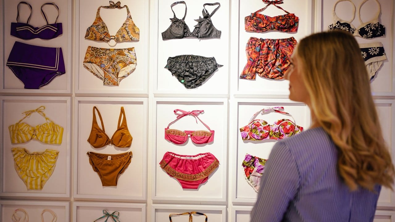 Bikini-Kollektion im Stile von Brigitte Bardot im Bikini-Museum in Bad Rappenau.