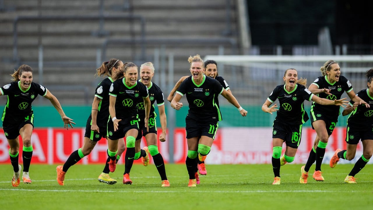 Der sechste Pokalsieg der Wolfsburger Fußball-Frauen in Serie war ein hartes Stück Arbeit.
