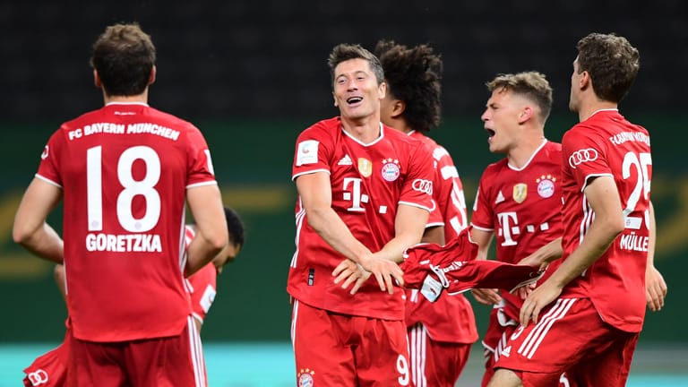 Der FC Bayern ist DFB-Pokalsieger 2020. Nach dem Finalerfolg gegen Bayer Leverkusen äußerten sich die Spieler der Flick-Elf und der Werkself zum Spiel – teilweise wurde es kurios. Die Stimmen in der Fotoshow.
