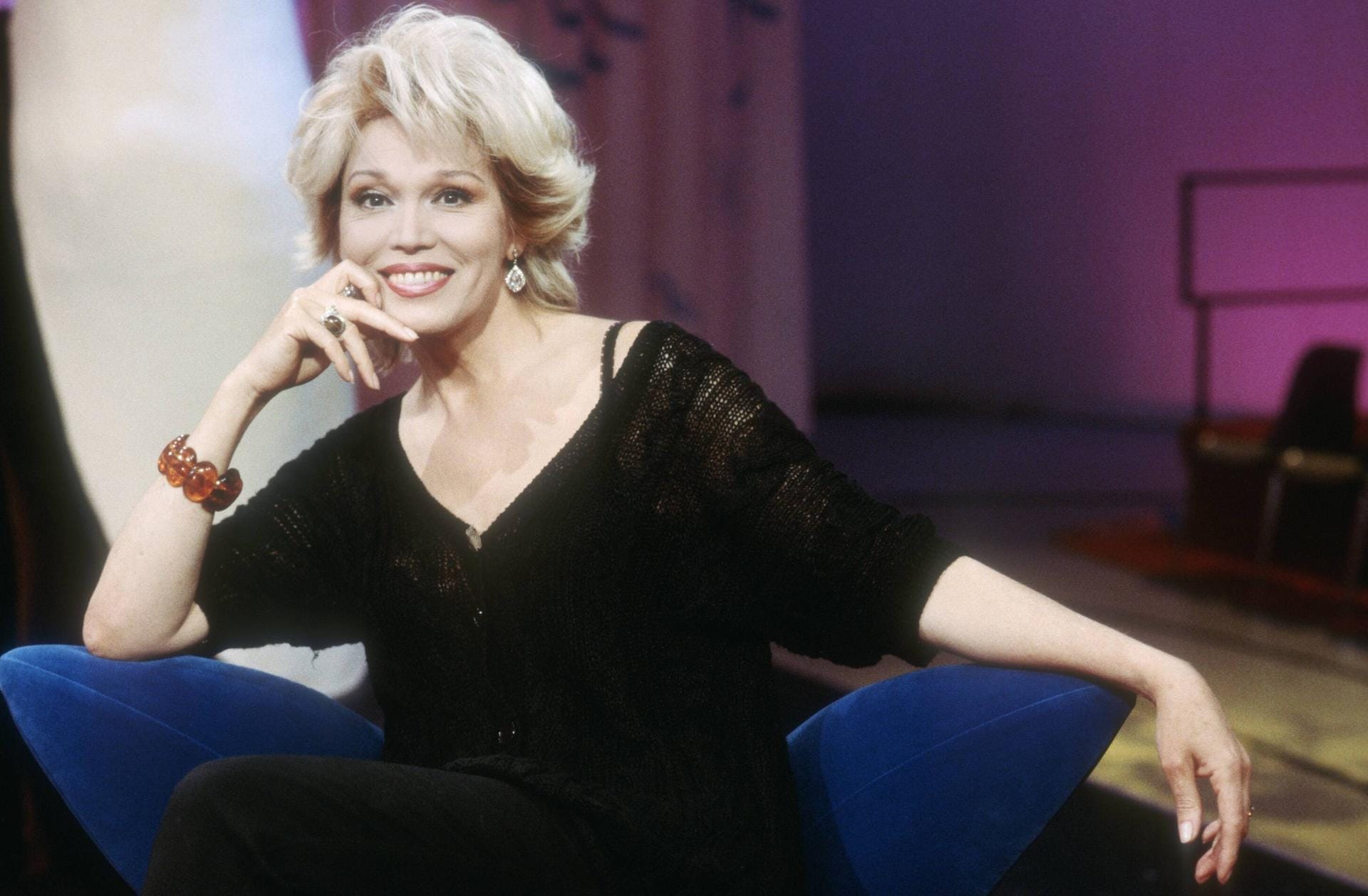 Von Mai 1995 bis Mai 1996 moderiert Lear die ersten 39 Folgen des Erotikformats auf RTL2. Verona Pooth (damals noch Feldbusch) löst sie als Moderatorin ab.