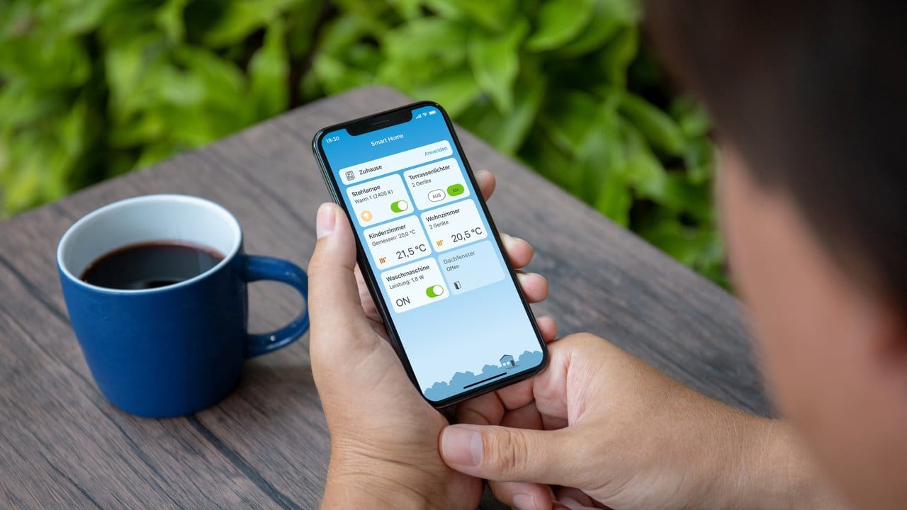 Oberfläche aufgeräumt: AVM hat eine neue Version der Fritz-App Smart Home veröffentlicht, mit der sich Smart-Home-Geräte im Heimnetzwerk steuern lassen. Oberfläche aufgeräumt: AVM hat eine neue Version der Fritz-App Smart Home veröffentlicht, mit der sich Smart-Home-Geräte im Heimnetzwerk steuern lassen.