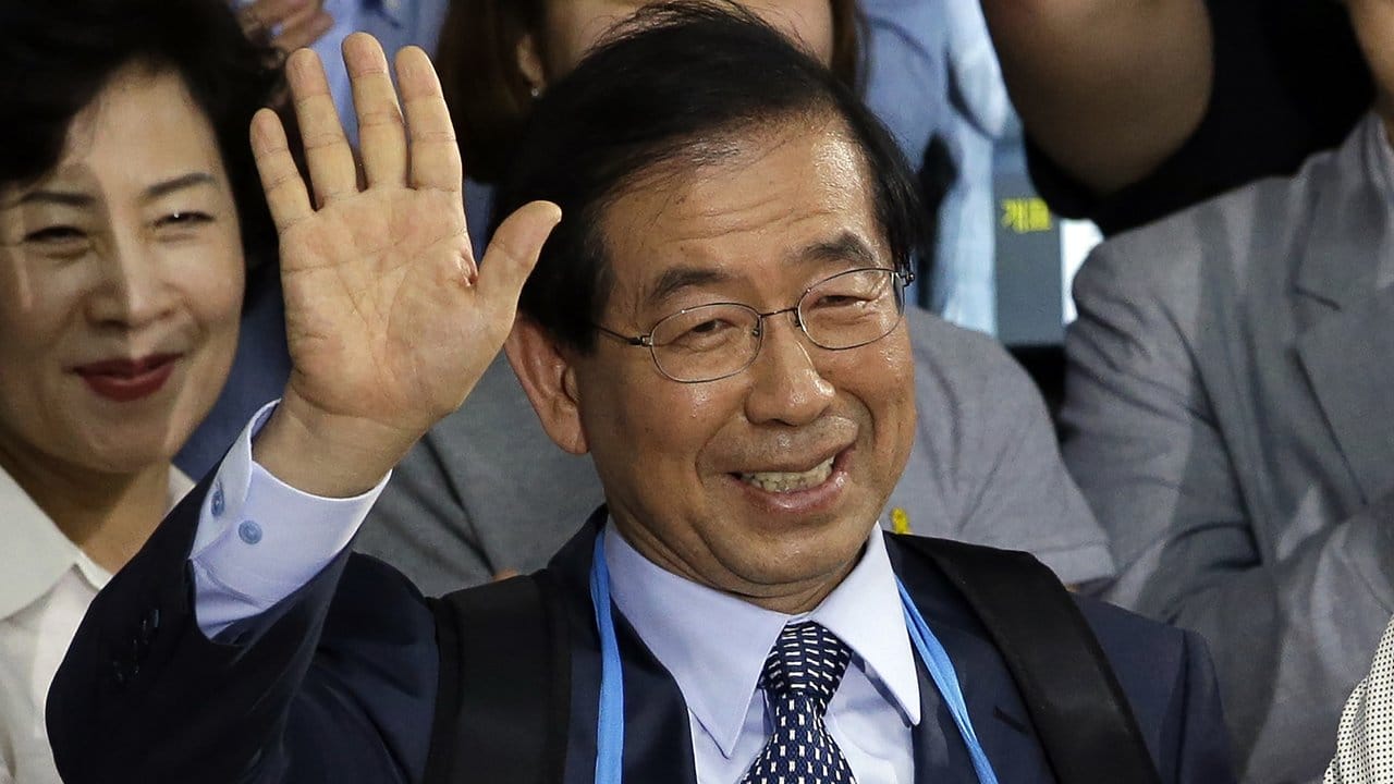 Park Won Soon, Bürgermeister von Seoul, feiert seine Wahl zum Bürgermeister im Jahr 2014.