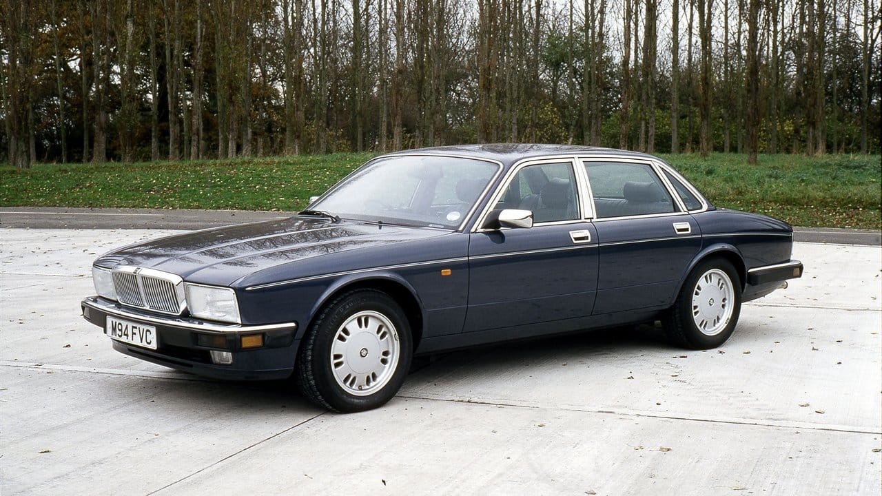 Die XJ-Modelle von Jaguar blieben ihrer typischen Linie über die Jahrzehnte weitgehend treu, das gilt auch für diesen XJ40 von 1994.