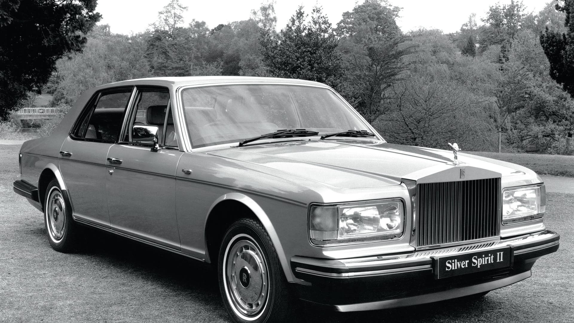 Lieber Rolls statt Golf? Auch wer eine gebrauchte Oberklasse wie etwa einen Rolls-Royce Silver Spirit günstig kauft, sollte hohe Unterhalts- und Folgekosten einkalkulieren.