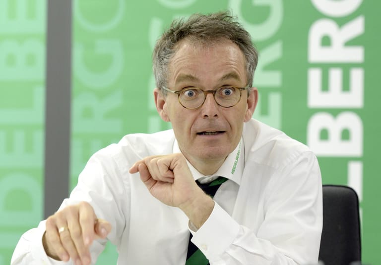 Bernd Scheiffele, Vorstandschef von Heidelberg Cement: Er verdiente 2019 fast 6,3 Millionen Euro.