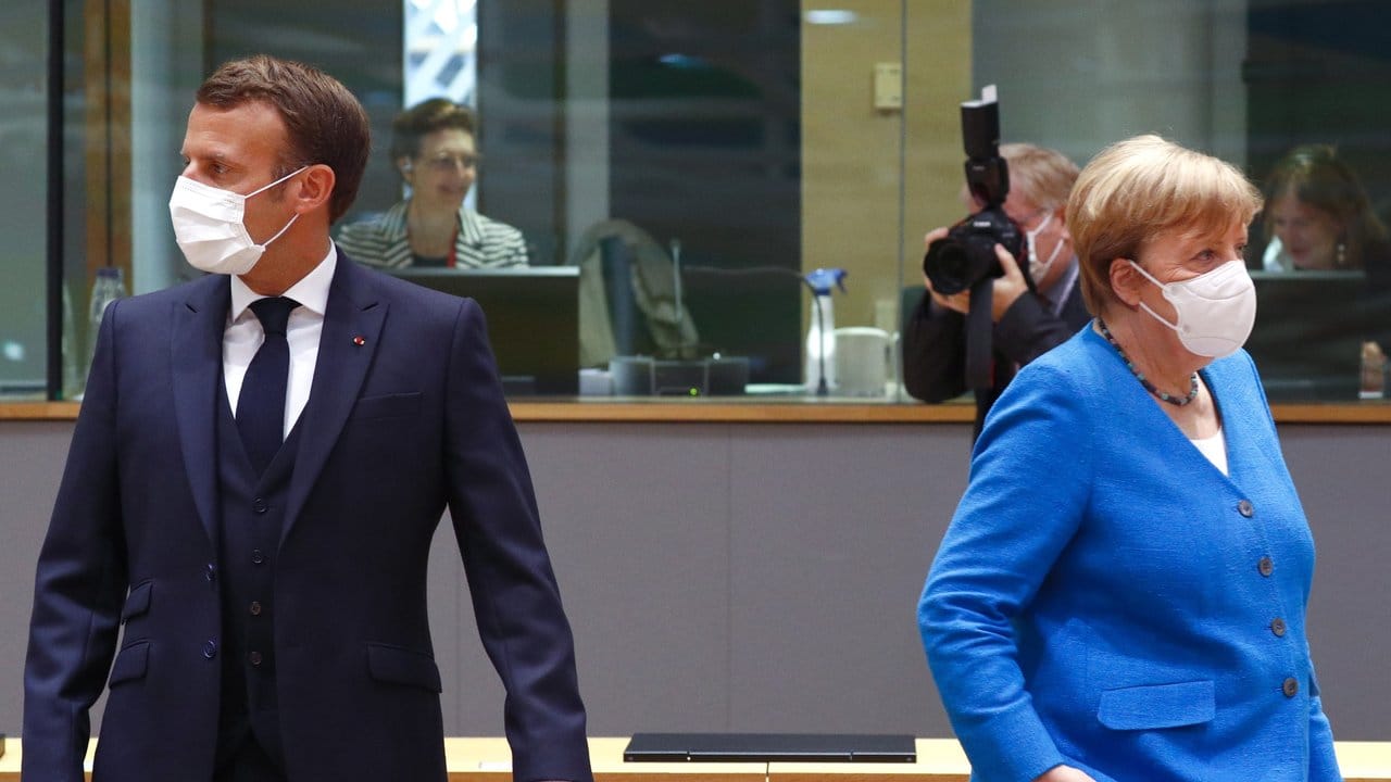 Bundeskanzlerin Merkel und der französische Präsident Macron zusammen beim EU-Gipfel.