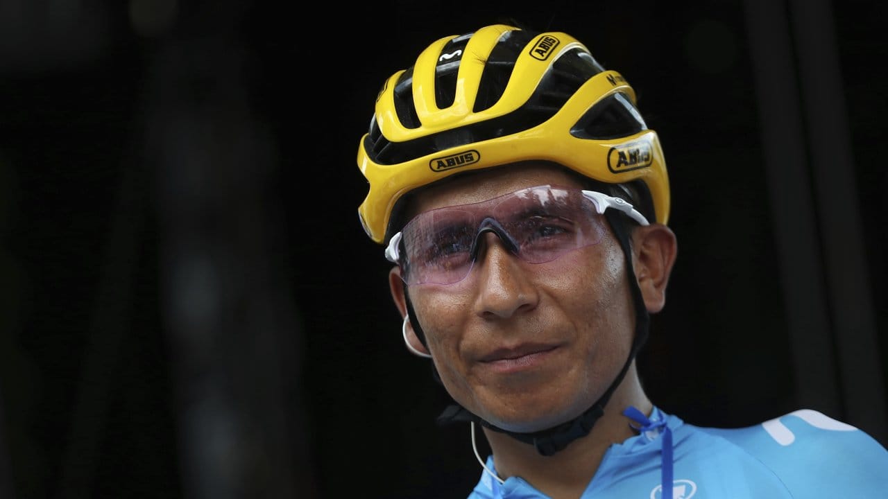 Tour de France 2019: Nairo Quintana aus Kolumbien vom Team Movistar kommt zum Start der 19. Tour de France 2019: Nairo Quintana aus Kolumbien vom Team Movistar kommt zum Start der 19.