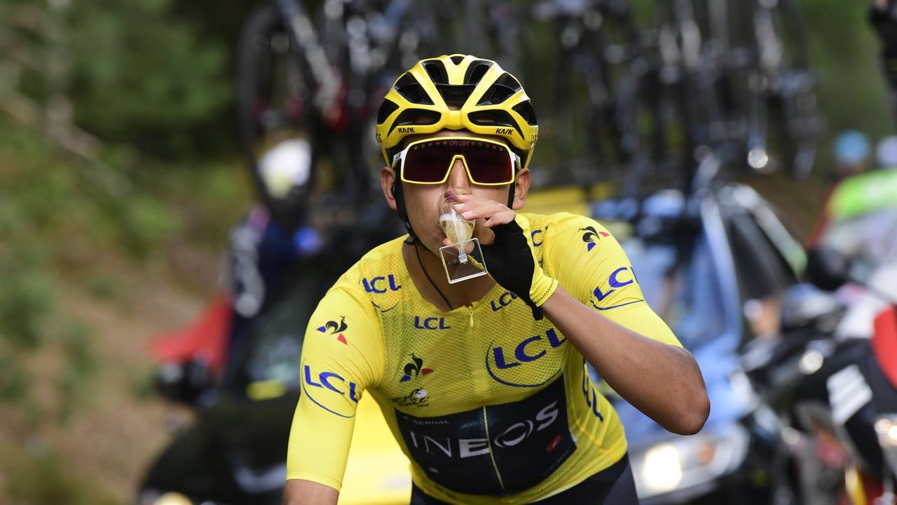 Egan Bernal auf der letzten Etappe der Tour de France 2019. Egan Bernal auf der letzten Etappe der Tour de France 2019.