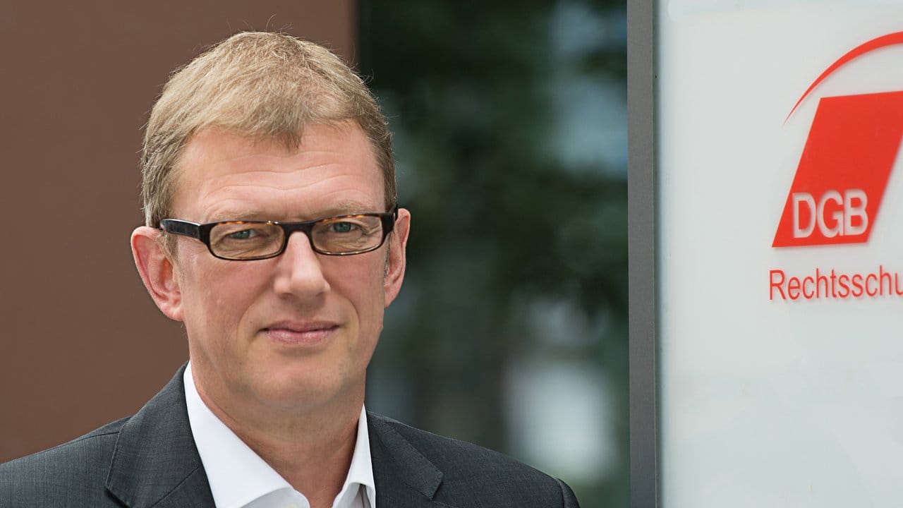 Tjark Menssen ist Leiter der Abteilung Recht beim Rechtsschutz des Deutschen Gewerkschaftsbunds (DGB).