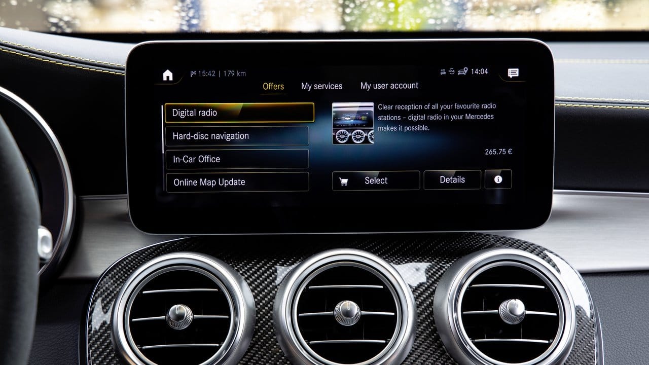 Darf’s ein bisschen mehr sein? Auch bei Mercedes lässt sich die Erweiterung der Ausstattung nach dem Autokauf digital fortsetzen.