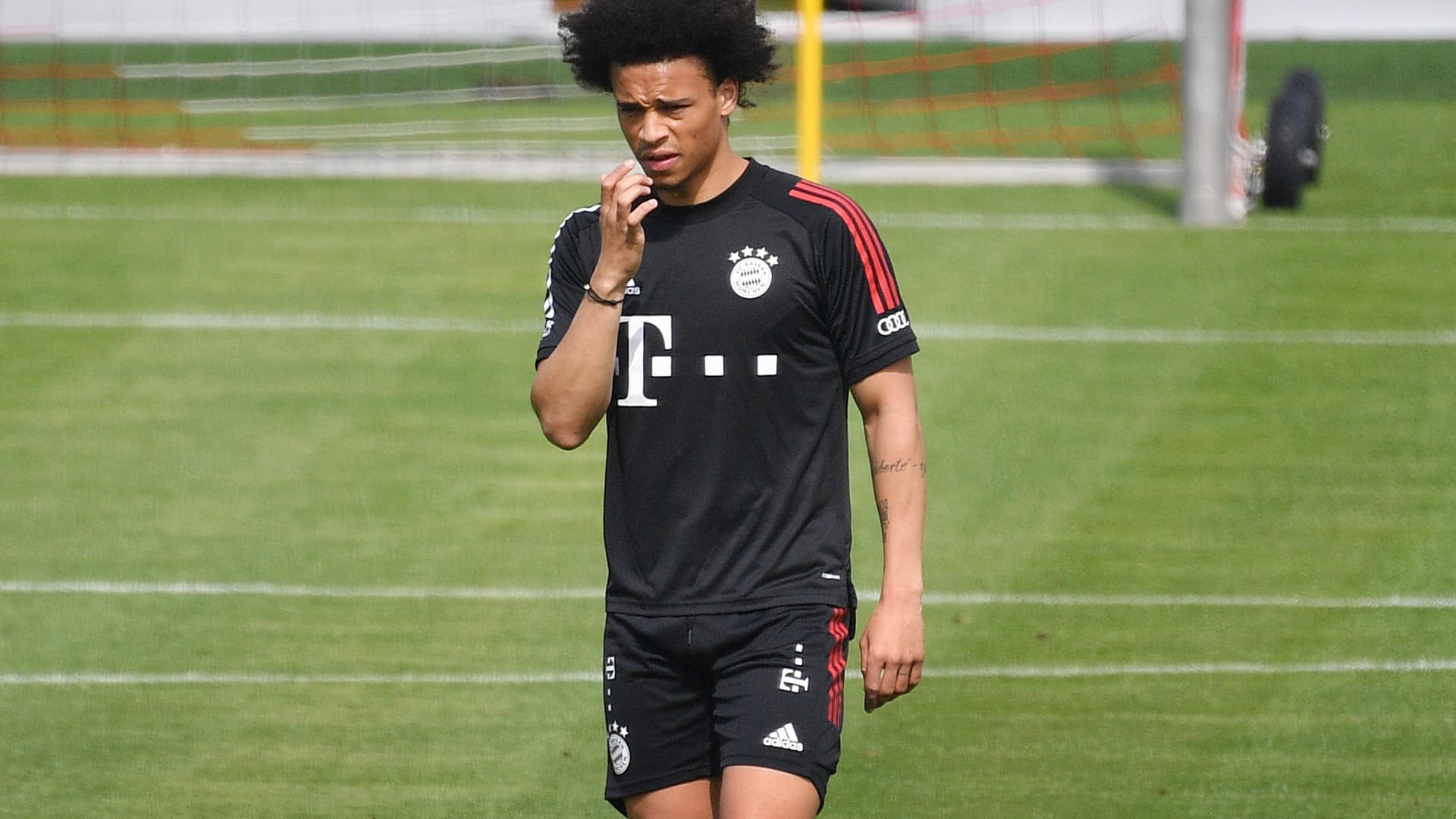 Bis zum 5. Oktober können die Klubs der Bundesliga noch Spieler verpflichten und verkaufen. Einige waren bereits fleißig auf dem Transfermarkt. So etwa Rekordmeister FC Bayern: Die Münchner holten Königstransfer Leroy Sané für 45 Millionen Euro von Manchester City.