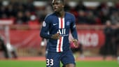 Defensiv verstärkt sich der FC Bayern mit Abwehrtalent Tanguy Nianzou. Der 18-Jährige kam ablösefrei vom französischen Meister Paris Saint-Germain.