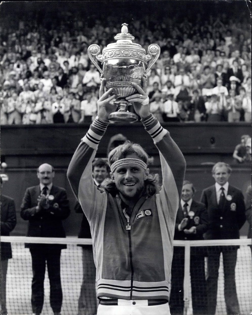 Borg, Borg, Borg, Borg: Die Wimbledonsieger 1976 bis 1980 waren keine abwechslungsreiche Angelegenheit. In dieser Zeit dominierte Björn Borg den Tennissport. Nach einer Finalniederlage gegen John McEnroe 1981 entschloss sich der Schwede zu einer Tennis-Auszeit. Als er danach wieder antreten wollte, erklärten ihm die Funktionäre, dass er künftig die Qualifikationsrunden spielen müsse. Borg wollte das nicht und beendete seine Karriere – spätere Comeback-Versuche scheiterten eher kläglich.