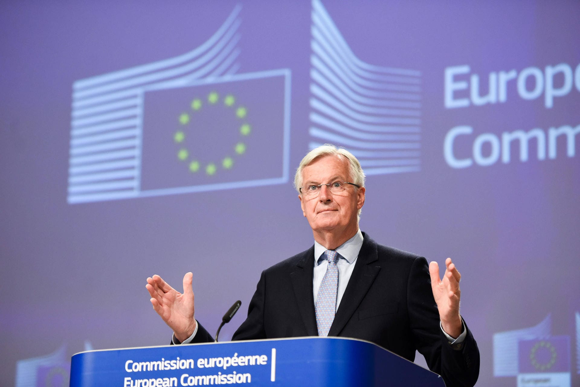 Michel Barnier hat keinen leichten Job: Als EU-Unterhändler soll er die Europäische Union und Großbritannien zu einem guten dauerhaften Miteinander leiten. Seit März 2020 laufen die Verhandlungen – und es sieht nicht gut aus. Eine Einigung ist nicht in Sicht.