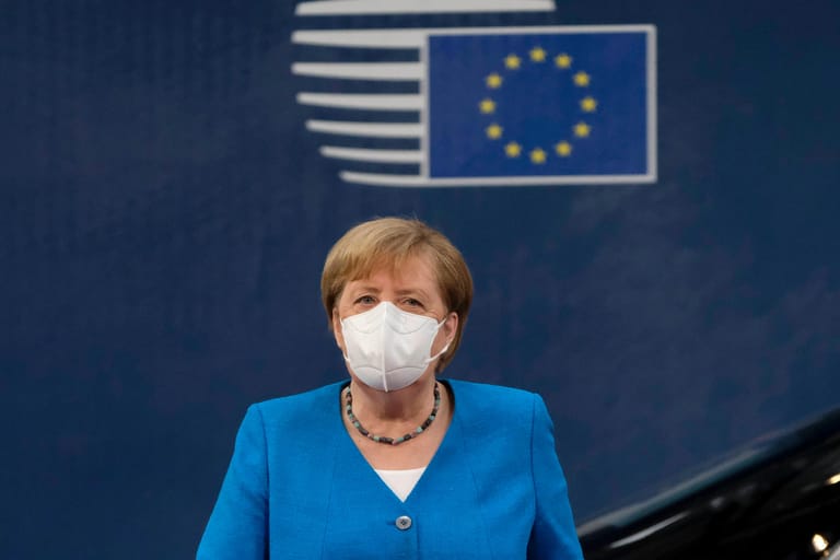 Kanzlerin Merkel bleibt skeptisch: Inmitten der Corona-Pandemie sollen die Verhandlungen intensiviert werden. Merkel sagt: "Wir sollten vorsorgen für den Fall, dass das Abkommen doch nicht zustande kommt".