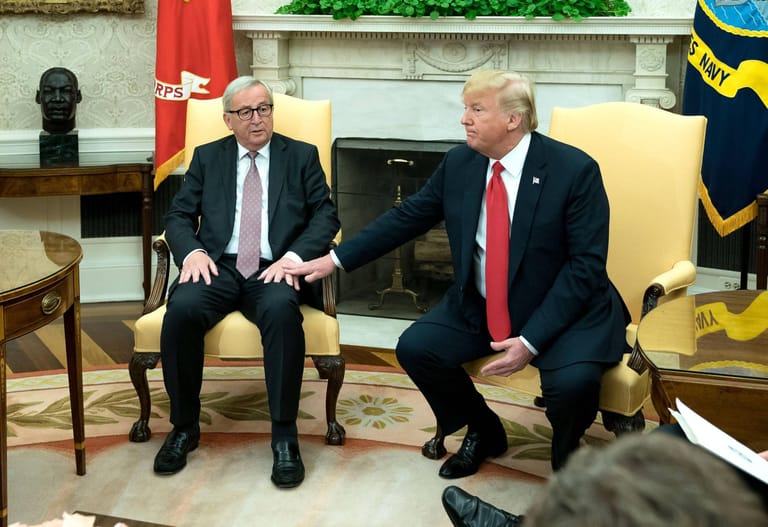 Harter Verhandler: 2018 bestimmte der Streit um Strafzölle die Beziehungen zwischen den USA und Europa. Juncker reiste nach Washington. Und brachte US-Präsident Trump zum Einlenken.