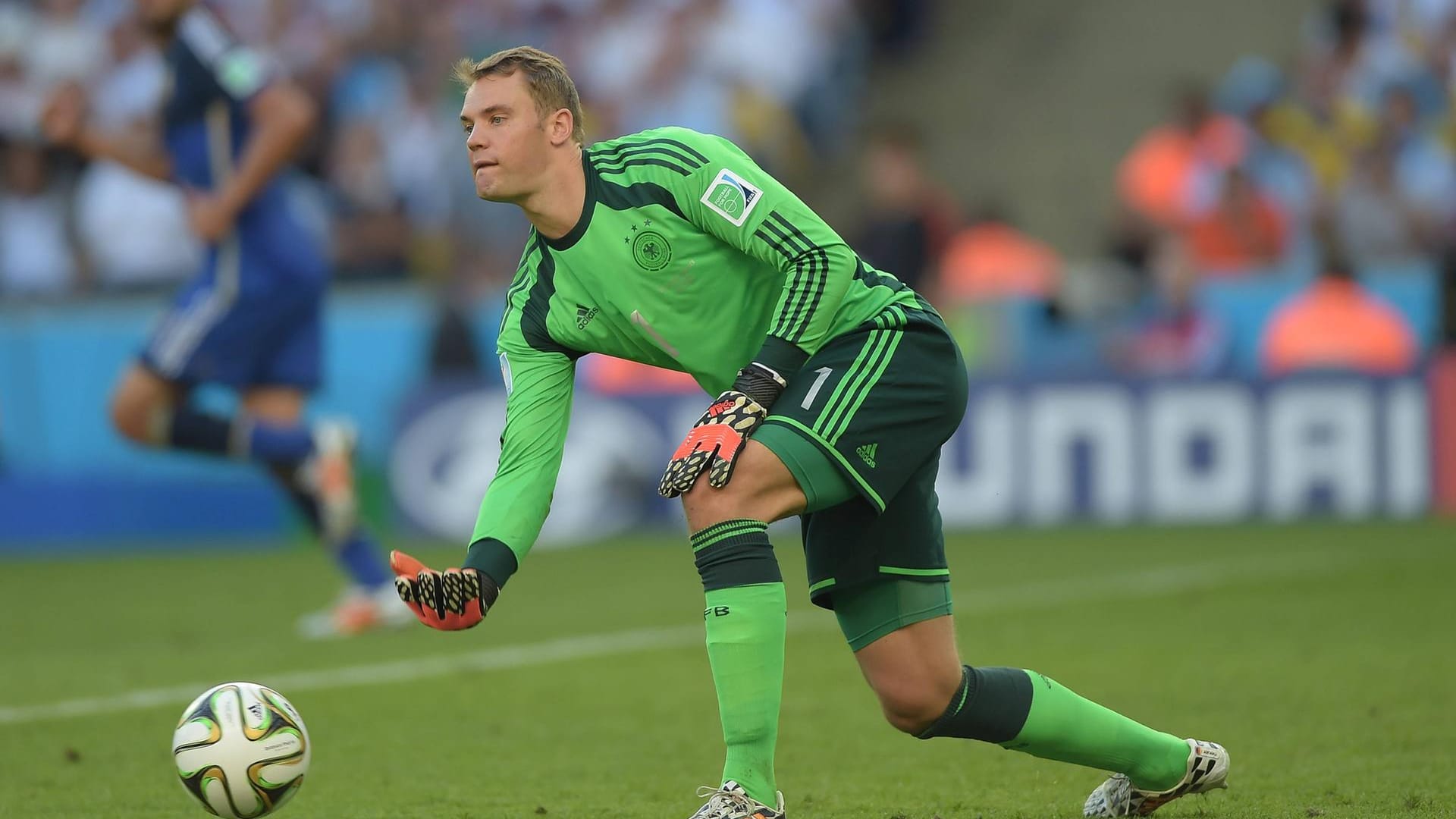 Manuel Neuer: Er ist einer der Wenigen, die derzeit noch in der Nationalmannschaft aktiv sind. Als Torhüter ist Manuel Neuer als klare Nummer eins gesetzt.