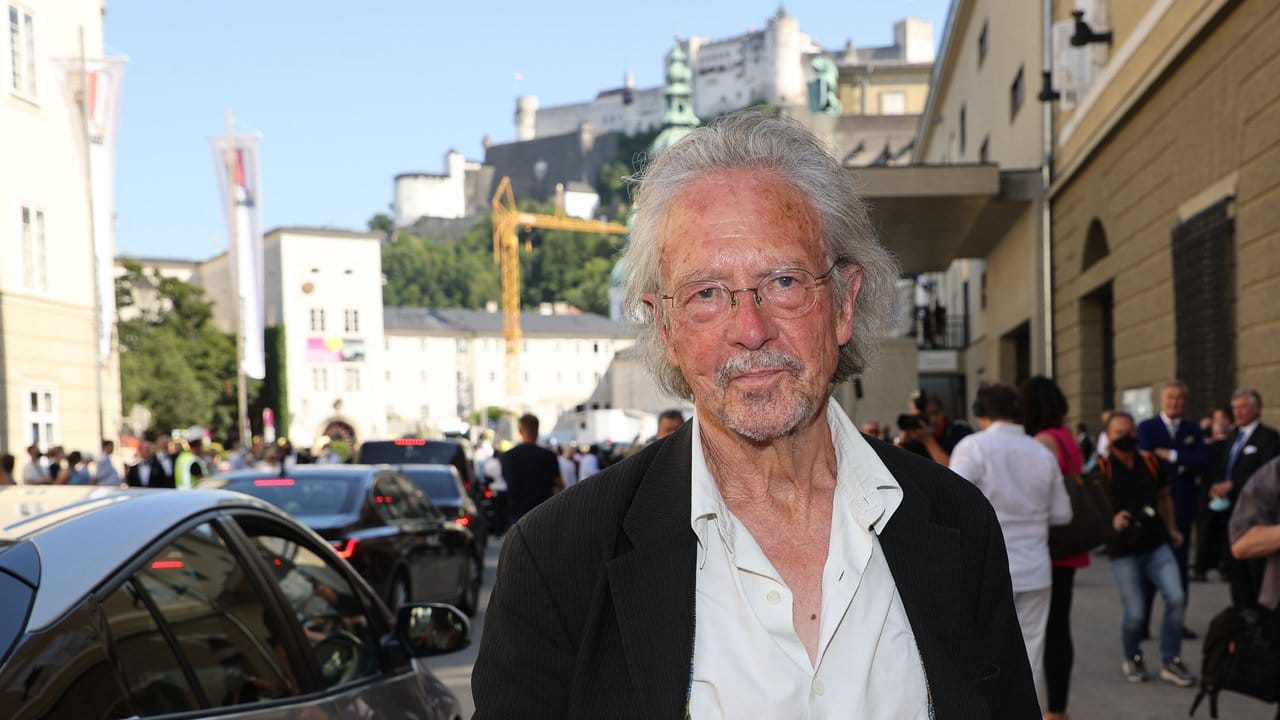 Literaturnobelpreisträger Peter Handke kommt zur Eröffnungs-Premiere. Literaturnobelpreisträger Peter Handke kommt zur Eröffnungs-Premiere.