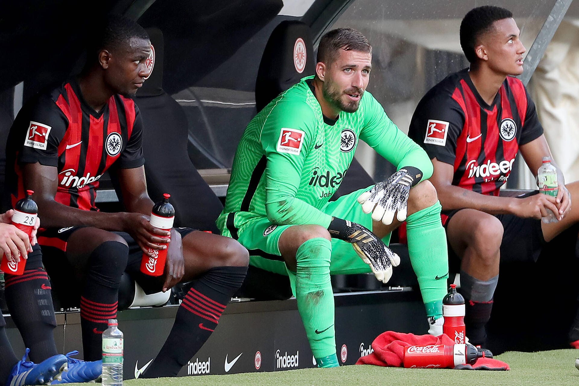 Eintracht Frankfurt: "Wir gehen in unserer Planung von einer Größe von 20 000 Zuschauern aus, wobei es je nach Auflagen auch 15 000 oder 24 000 werden können", sagte Vorstandsmitglied Axel Hellmann dem "Kicker".