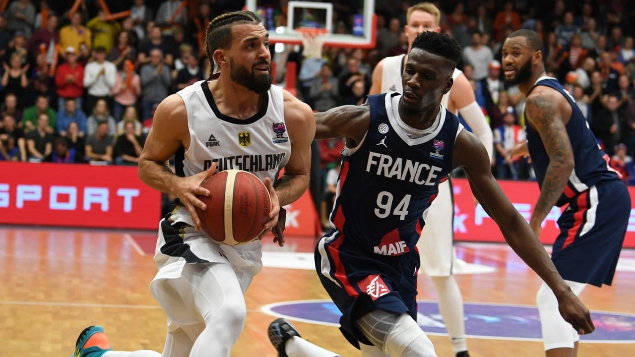 Die Telekom Baskets Bonn und Joshiko Saibou (l) haben sich getrennt. Die Telekom Baskets Bonn und Joshiko Saibou (l) haben sich getrennt.