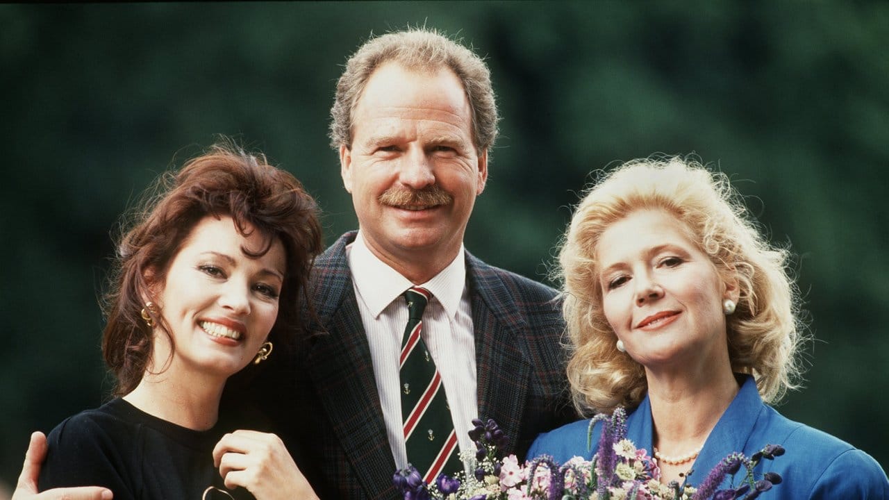 Meilenstein der Familienserie: "Das Erbe der Guldenburgs" mit Iris Berben (l), Friedrich von Thun und Christiane Hörbiger. Meilenstein der Familienserie: "Das Erbe der Guldenburgs" mit Iris Berben (l), Friedrich von Thun und Christiane Hörbiger.
